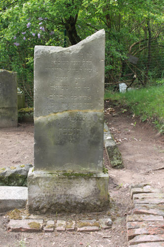 Grabstein Nummer 14 auf dem Friedhof Oderberg