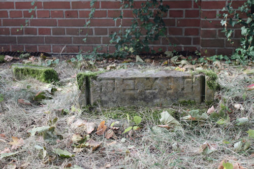Grabstein Nummer 11 auf dem Friedhof Beelitz