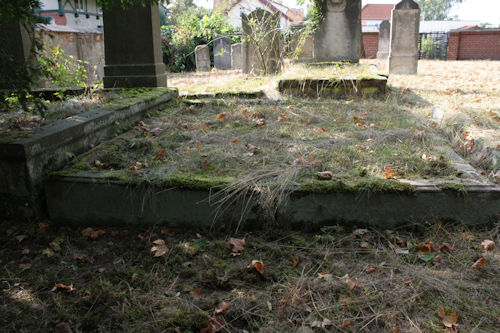 Grabstein Nummer 49 auf dem Friedhof Beelitz