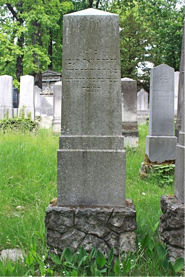 Grabstein Nummer 233 auf dem Friedhof Potsdam