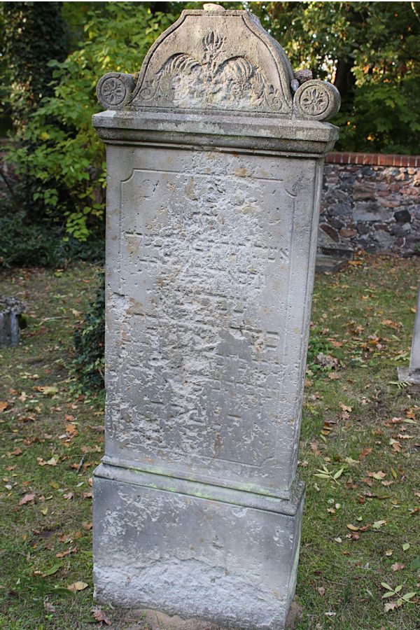 Grabstein Nummer 53 auf dem Friedhof Storkow