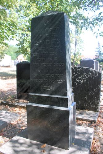 Grabstein Nummer 44 auf dem Friedhof Fürstenwalde