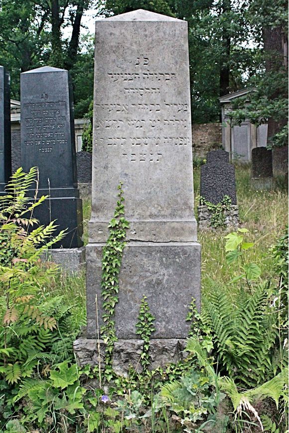 Grabstein Nummer 306 auf dem Friedhof Potsdam