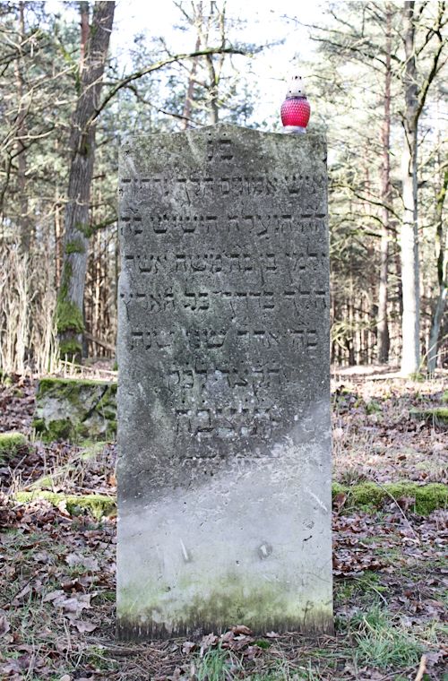 Grabstein Nummer 14 auf dem Friedhof Bledzew (Blesen)