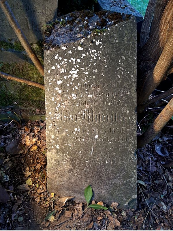 Grabstein Nummer 52 auf dem Friedhof Beeskow