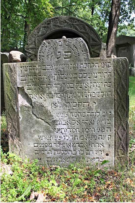 Grabstein Nummer 76 auf dem Friedhof Potsdam