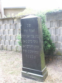 Grabstein Nummer 10 auf dem Friedhof Wittenberge