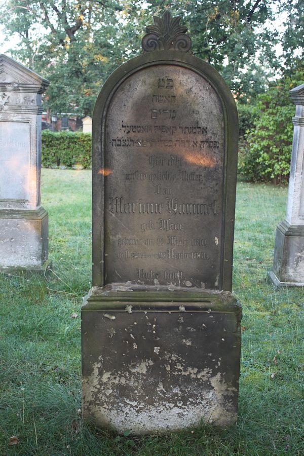 Grabstein Nummer 14 auf dem Friedhof Guben