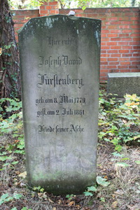 Grabstein Nummer 35 auf dem Friedhof Lindow