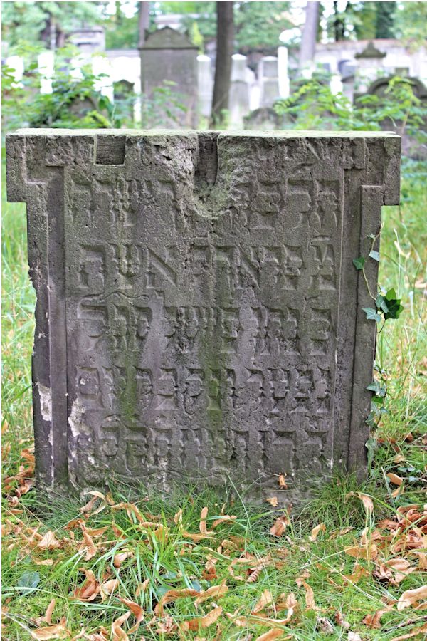 Grabstein Nummer 27 auf dem Friedhof Potsdam