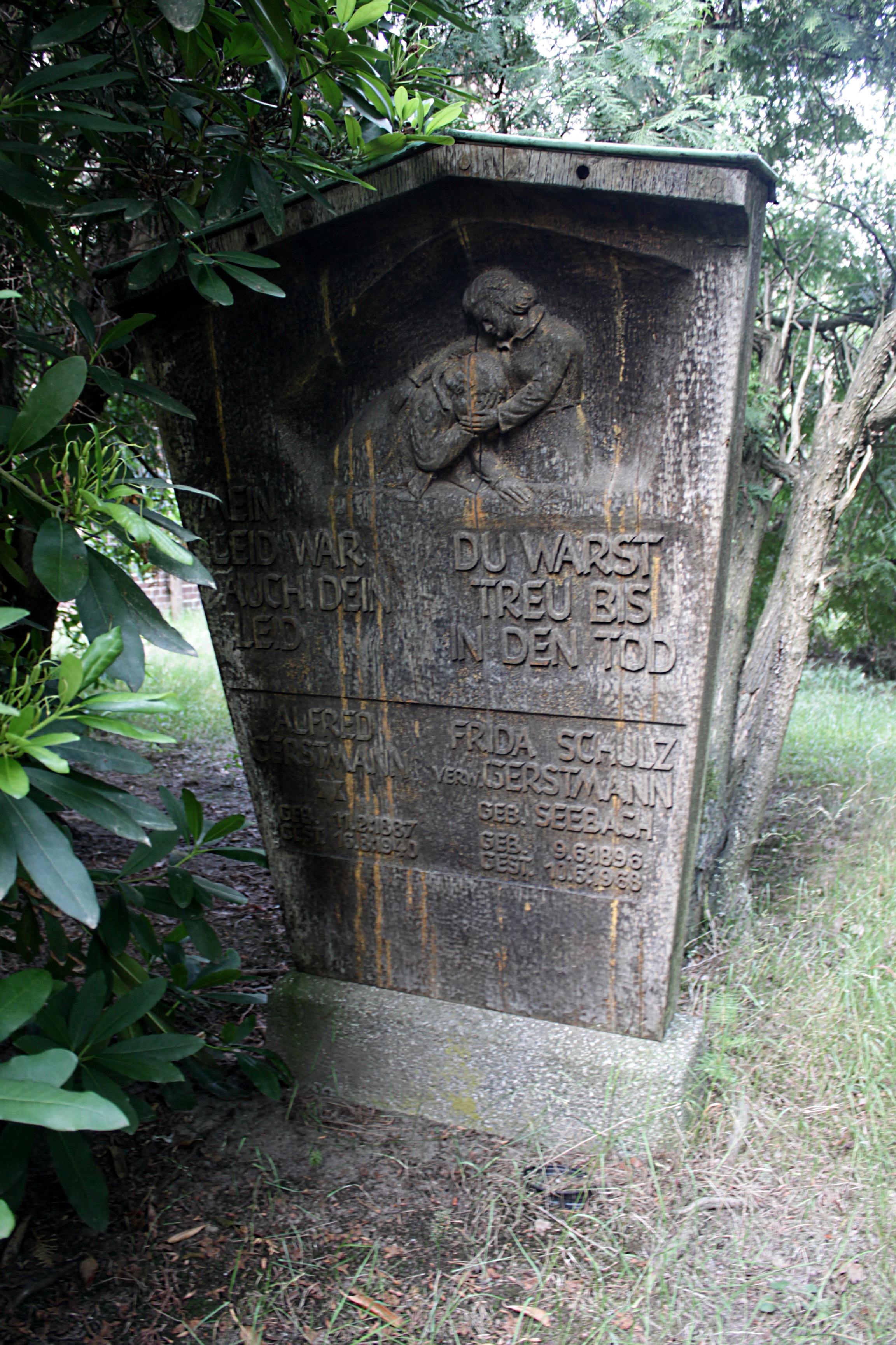 Grabstein Nummer 67 auf dem Friedhof Cottbus 1