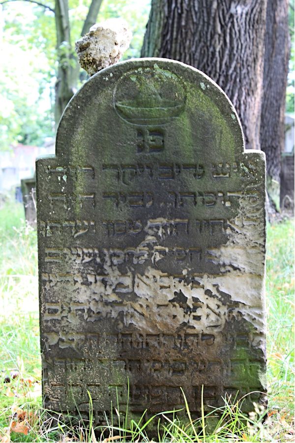 Grabstein Nummer 4 auf dem Friedhof Potsdam