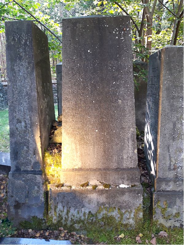 Grabstein Nummer 43 auf dem Friedhof Beeskow
