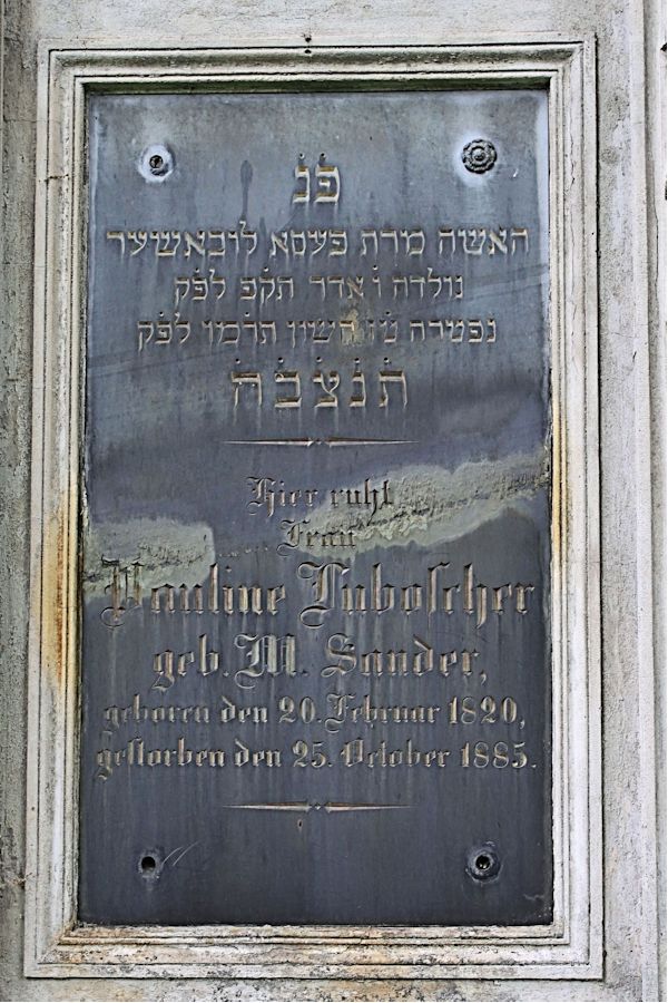 Grabstein Nummer 4523 auf dem Friedhof Potsdam