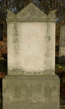 Grabstein Nummer 30 auf dem Friedhof Wriezen