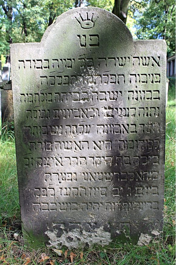 Grabstein Nummer 104 auf dem Friedhof Potsdam