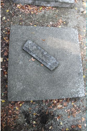 Grabstein Nummer 28 auf dem Friedhof Fürstenwalde