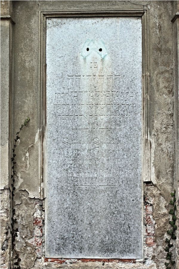 Grabstein Nummer 4472 auf dem Friedhof Potsdam