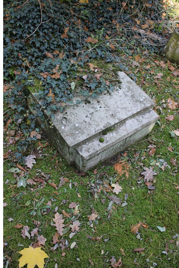 Grabstein Nummer 101 auf dem Friedhof Storkow