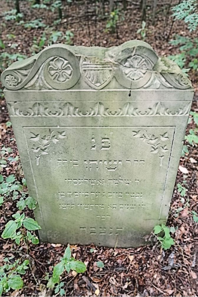 Grabstein Nummer 142 auf dem Friedhof Trzciel (Tirschtiegel)