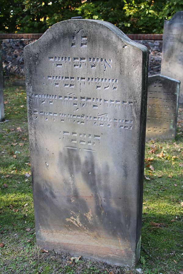 Grabstein Nummer 50 auf dem Friedhof Storkow