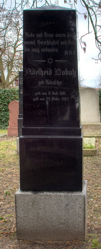 Grabstein Nummer 111 auf dem Friedhof Schwedt