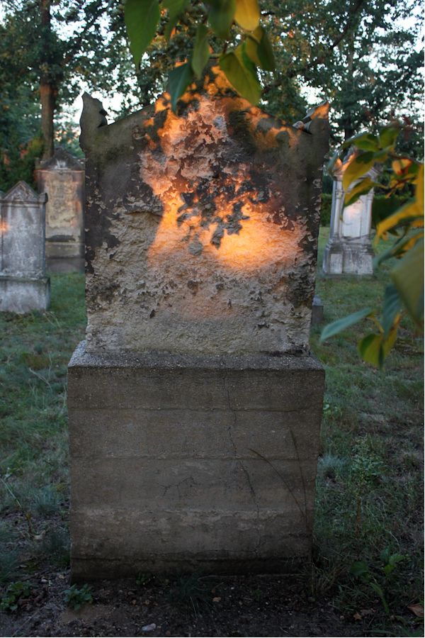 Grabstein Nummer 3 auf dem Friedhof Guben