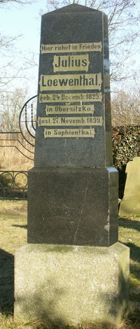 Grabstein Nummer 29 auf dem Friedhof Groß Neuendorf