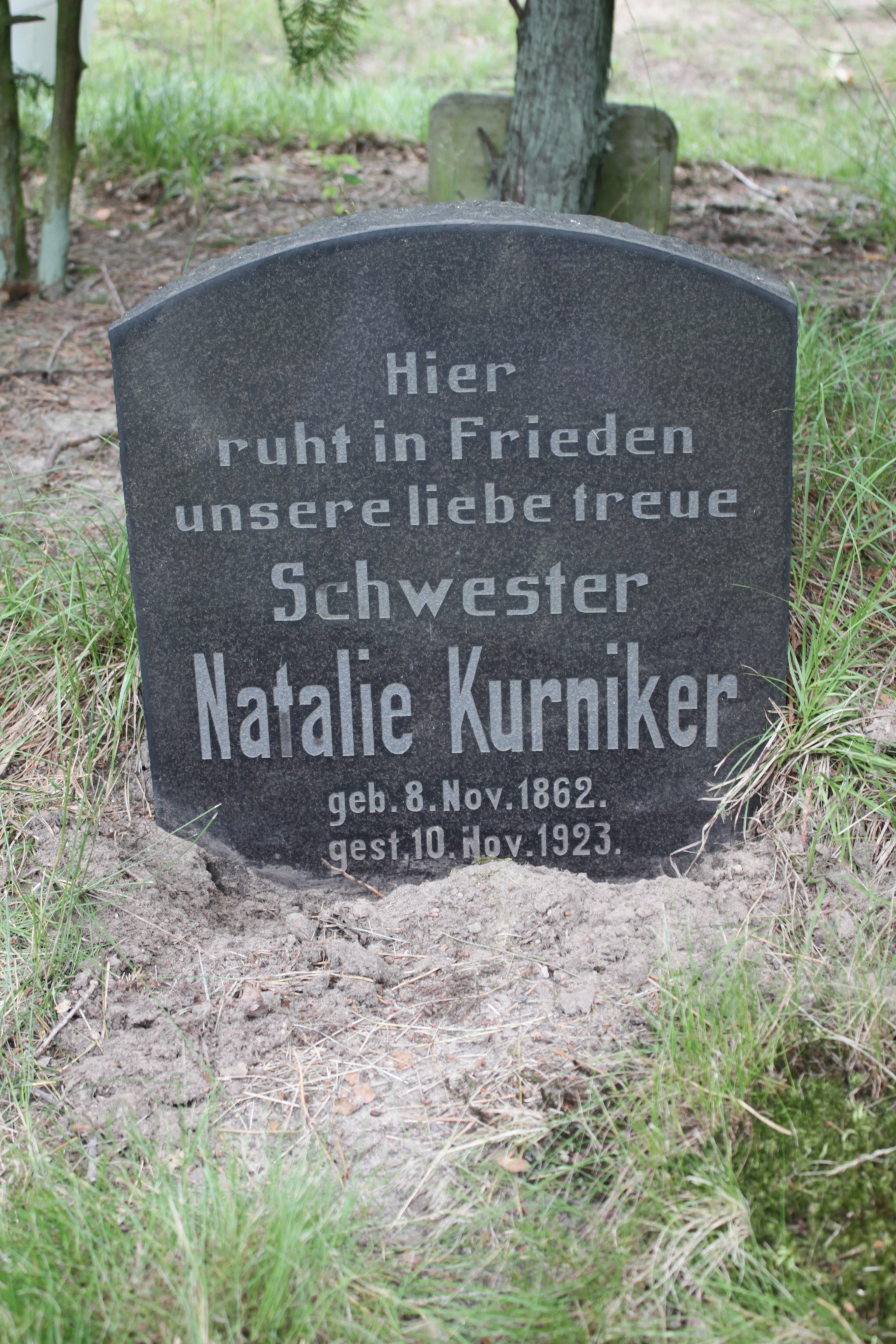 Grabstein Nummer 24 auf dem Friedhof Cottbus 1