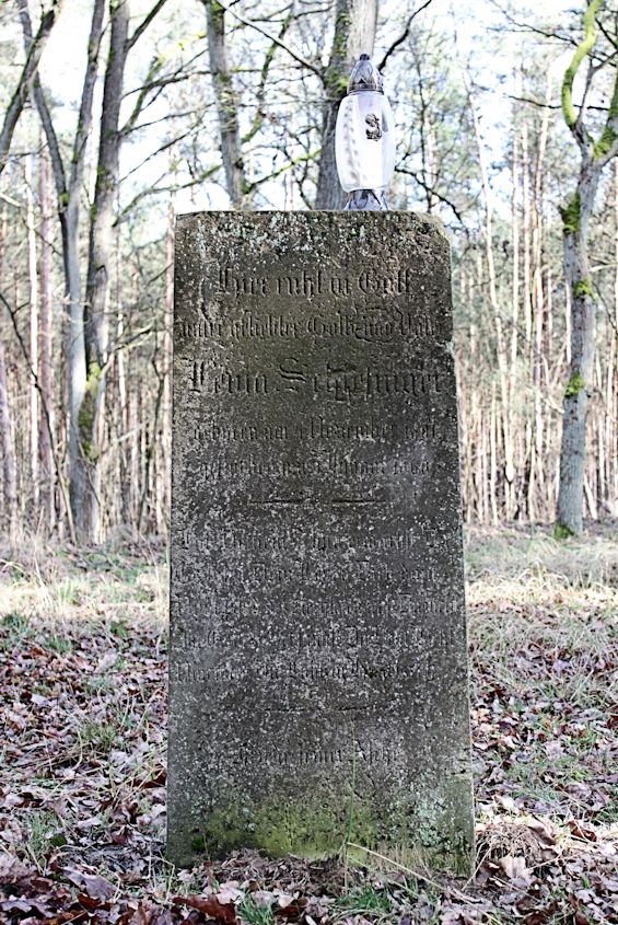 Grabstein Nummer 29 auf dem Friedhof Bledzew (Blesen)