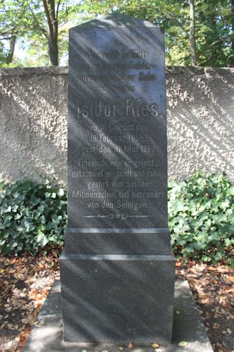 Grabstein Nummer 44 auf dem Friedhof Fürstenwalde