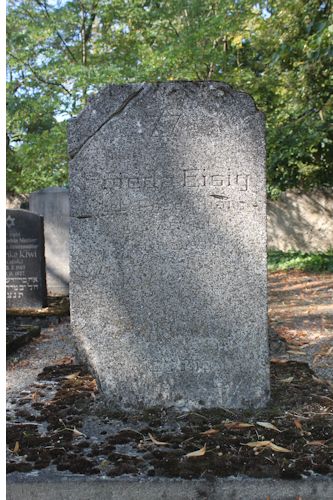 Grabstein Nummer 1 auf dem Friedhof Fürstenwalde