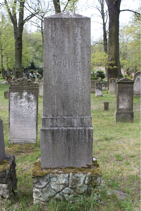 Grabstein Nummer 233 auf dem Friedhof Potsdam