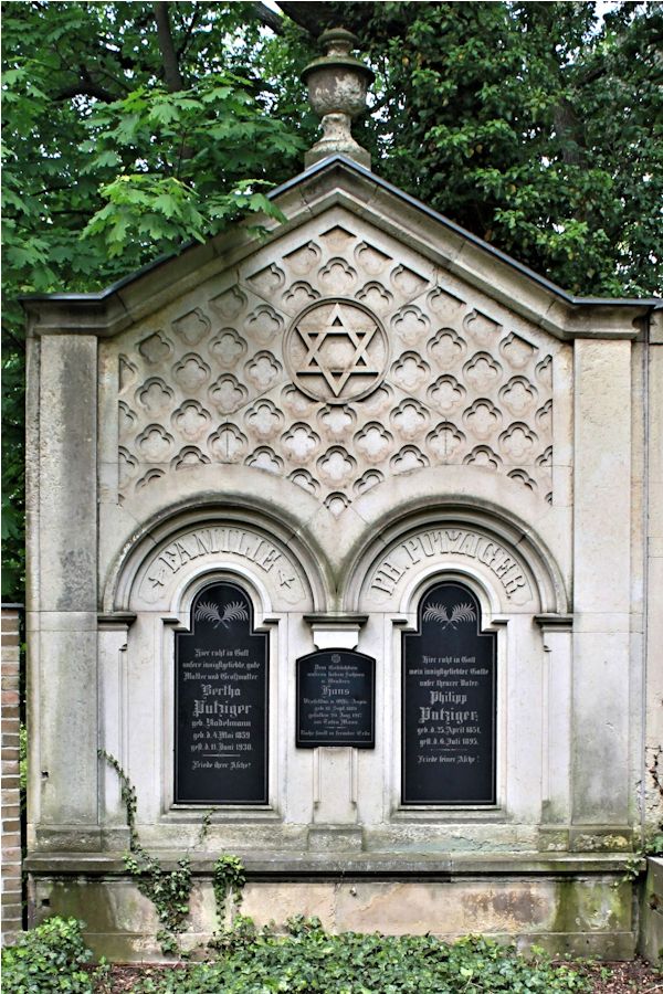 Grabstein Nummer 454 auf dem Friedhof Potsdam