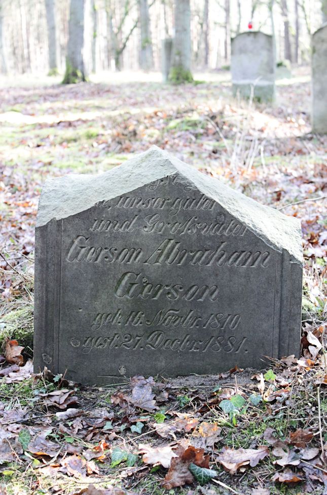 Grabstein Nummer 7 auf dem Friedhof Bledzew (Blesen)