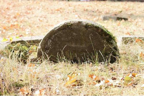 Grabstein Nummer 43 auf dem Friedhof Beelitz