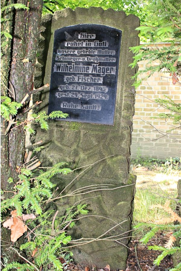 Grabstein Nummer 16 auf dem Friedhof Potsdam