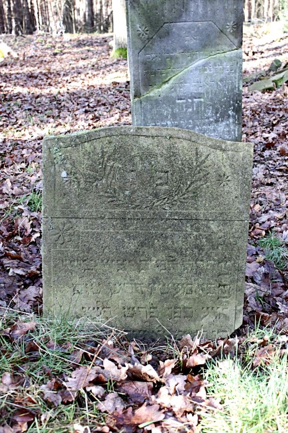 Grabstein Nummer 22 auf dem Friedhof Bledzew (Blesen)