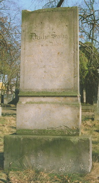 Grabstein Nummer 6 auf dem Friedhof Schwedt