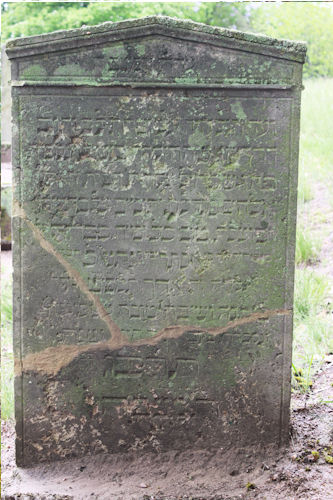 Grabstein Nummer 30 auf dem Friedhof Oderberg