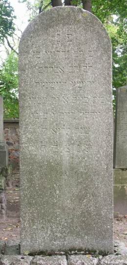 Grabstein Nummer 142 auf dem Friedhof Wriezen