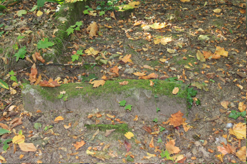 Grabstein Nummer 32 auf dem Friedhof Lindow