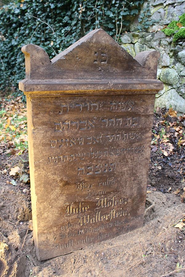 Grabstein Nummer 22 auf dem Friedhof Beeskow