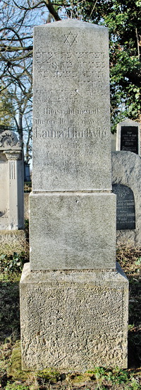 Grabstein Nummer 75 auf dem Friedhof Schwedt