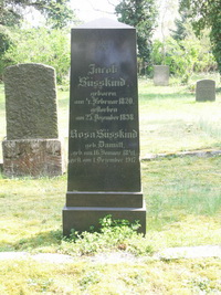 Grabstein Nummer 9 auf dem Friedhof Perleberg