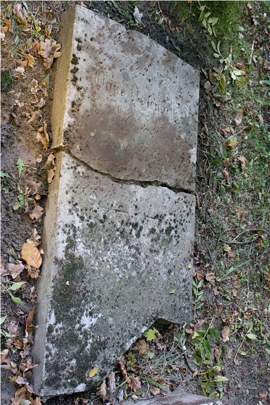 Grabstein Nummer 12 auf dem Friedhof Storkow