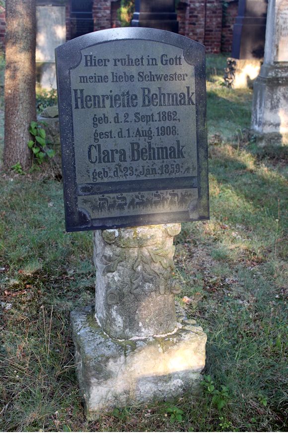 Grabstein Nummer 98 auf dem Friedhof Guben