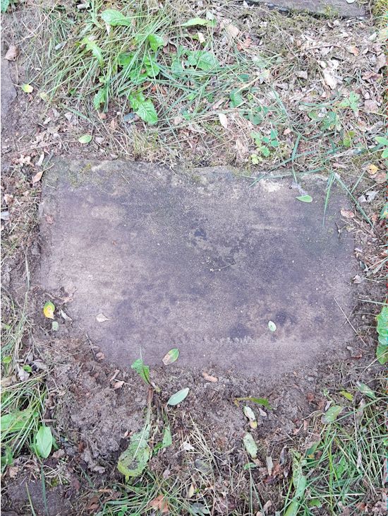 Grabstein Nummer 29 auf dem Friedhof Beeskow