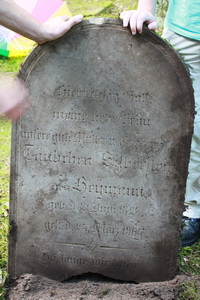 Grabstein Nummer 16 auf dem Friedhof Kremmen