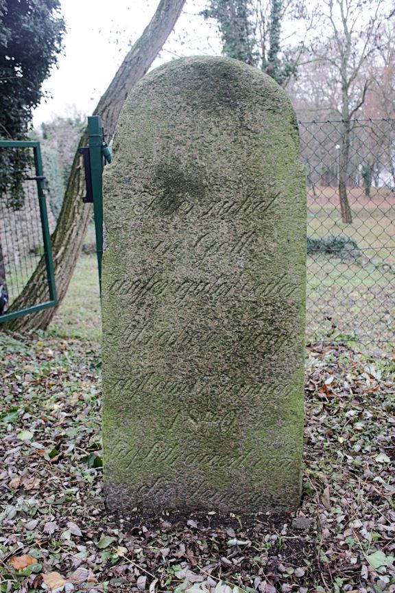 Grabstein Nummer 3 auf dem Friedhof Moryń (Mohrin)